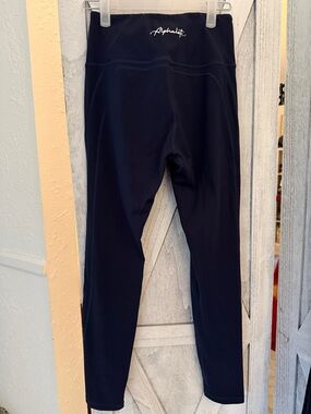 Alphalete Navy Kinetic Pulse High-Rise Leggings in like new condition Size small